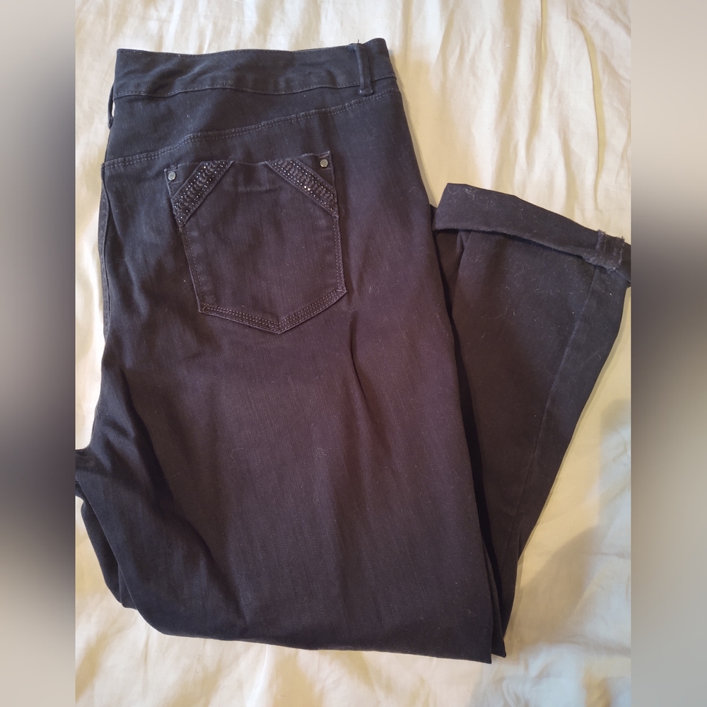 Gloria Vanderbilt Black Cropped Pants